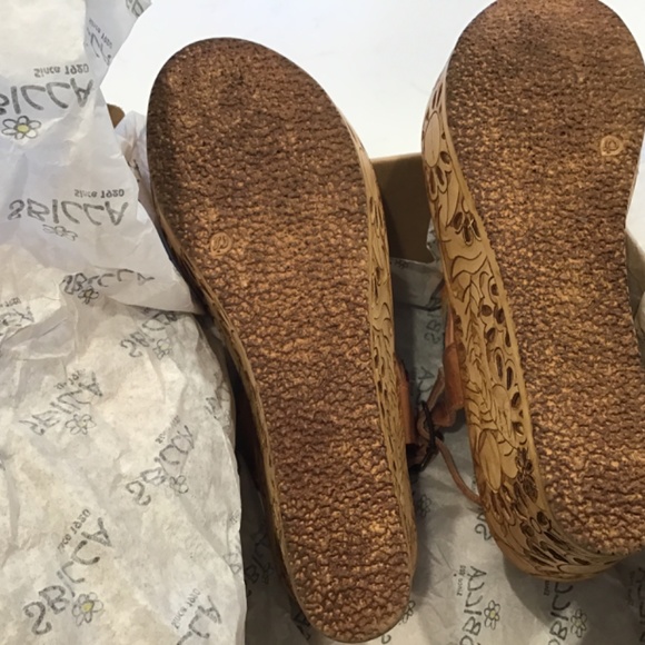 Rainbow sandals size 7 - Picture 4 of 5